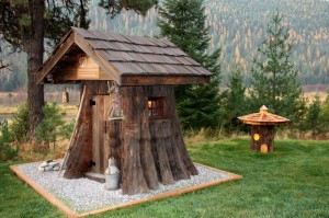 Hobbit Troll House-lg